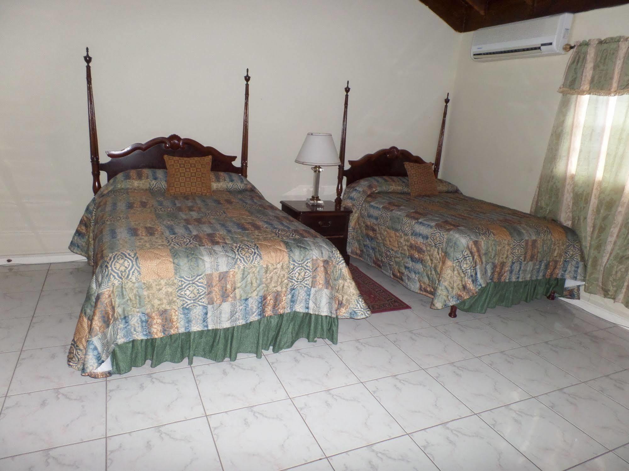 Villa The Royal Kensington Montego Bay Exterior foto
