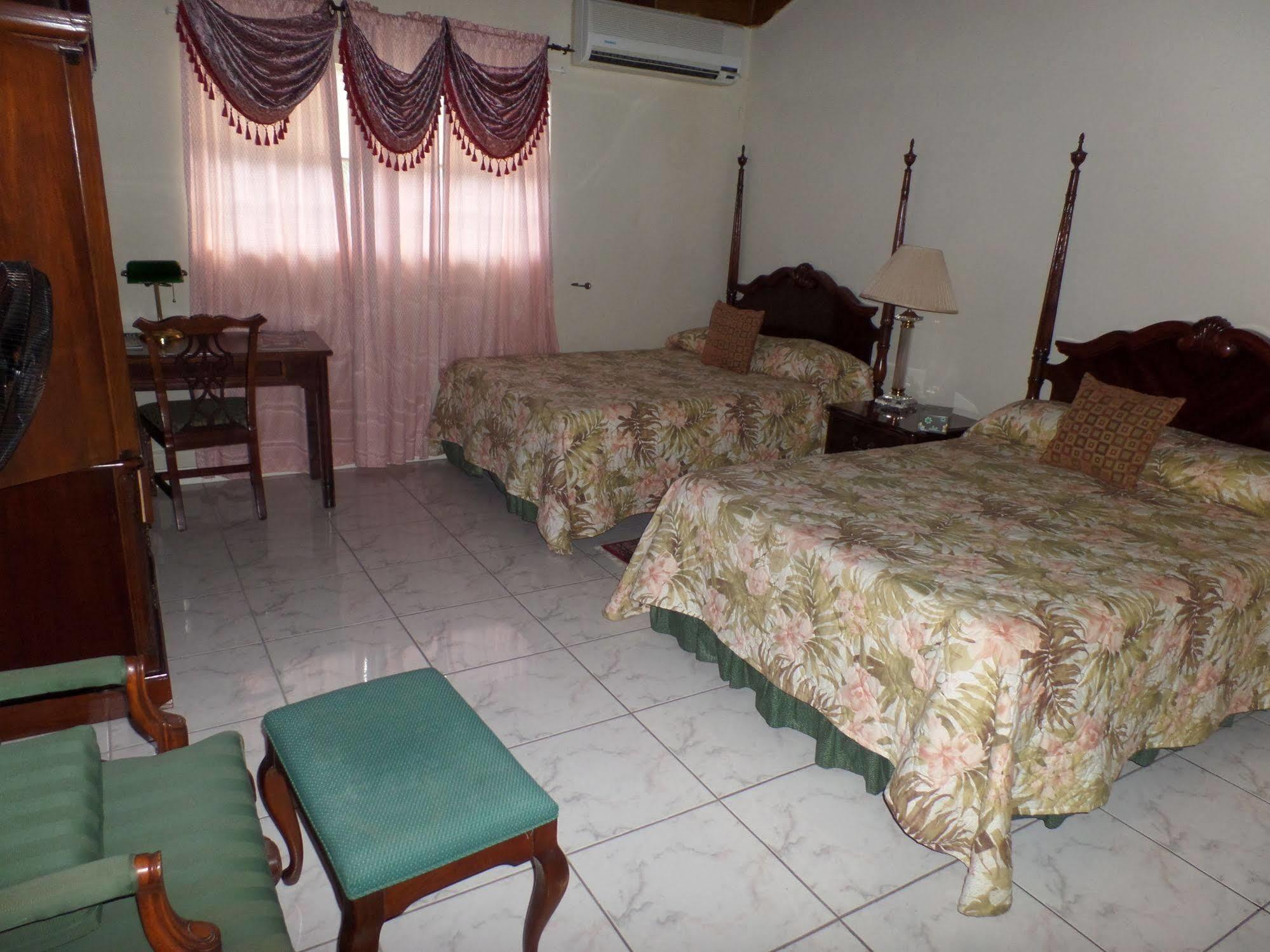 Villa The Royal Kensington Montego Bay Exterior foto