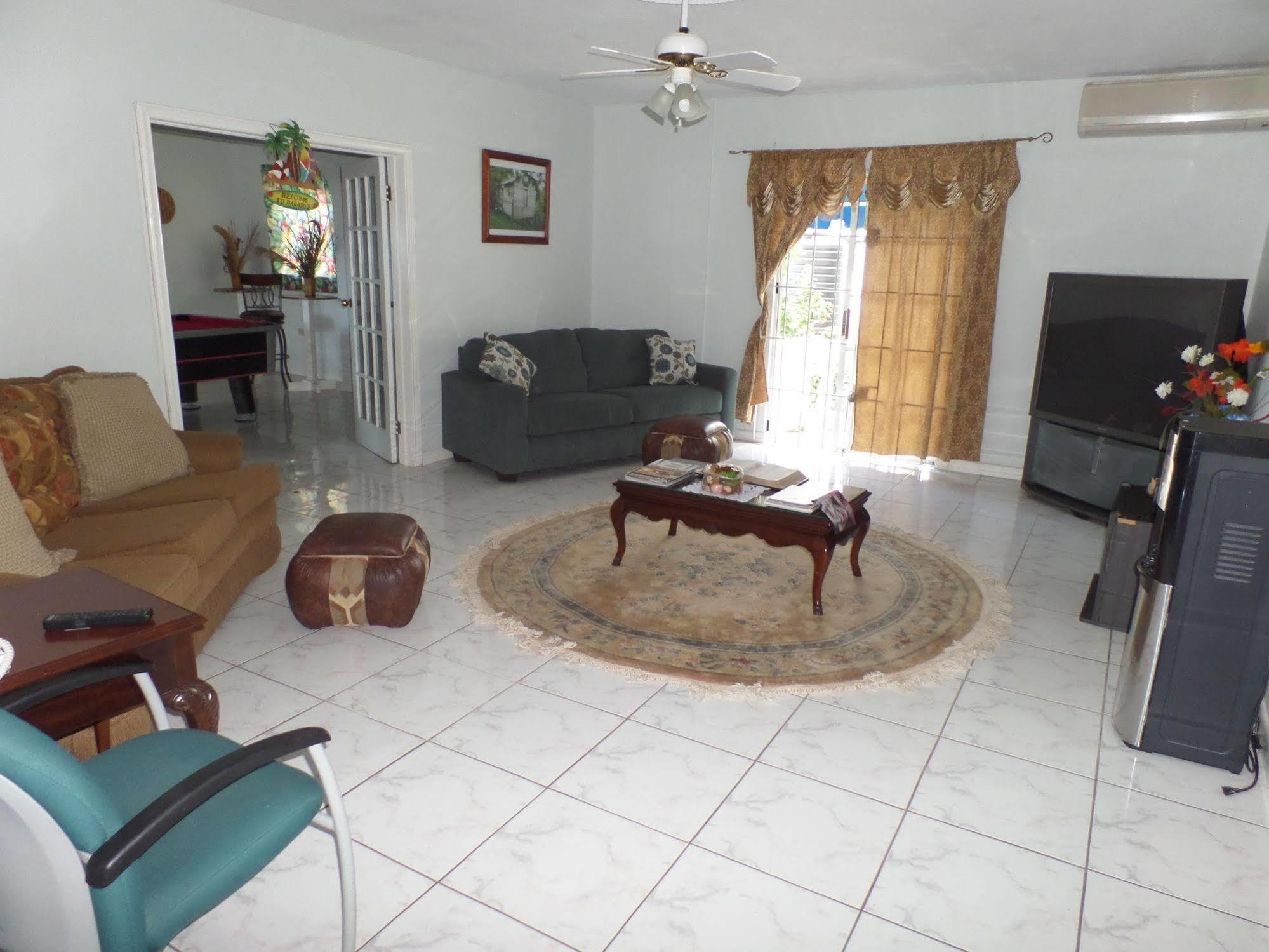 Villa The Royal Kensington Montego Bay Exterior foto